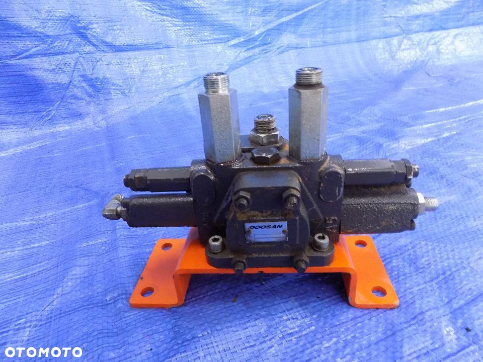 rozdzielacz blok hydrauliczny 426-00284b doosan dx 225 lc - 3