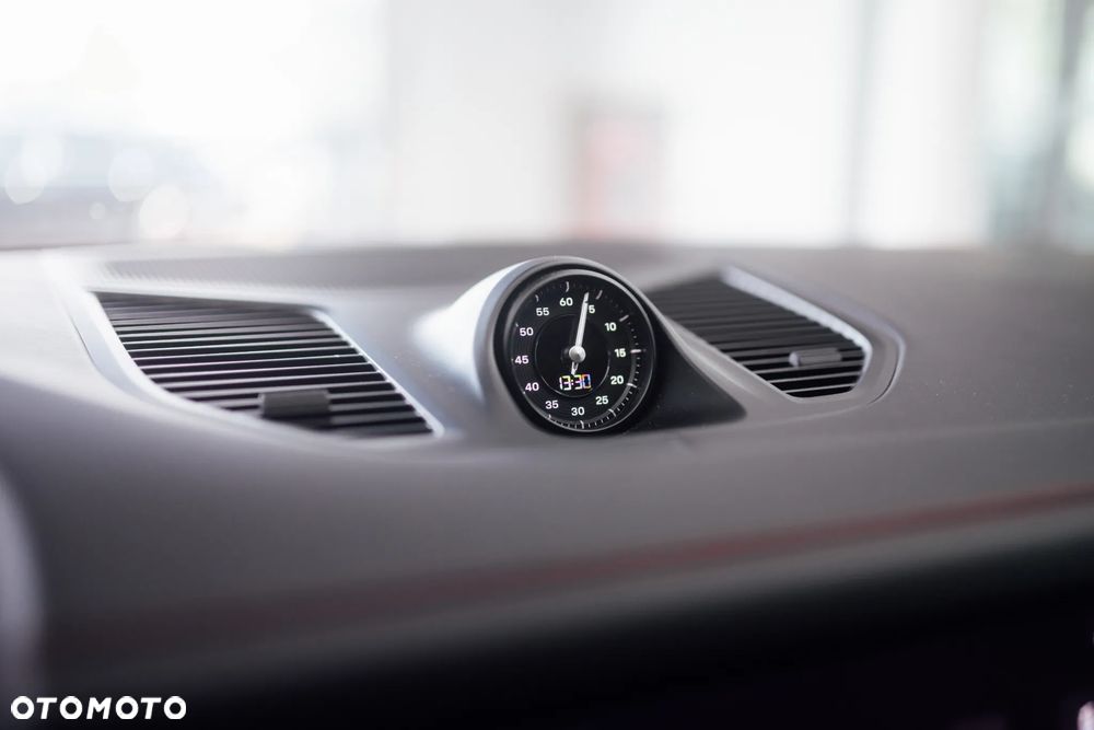 Porsche Cayenne - 24