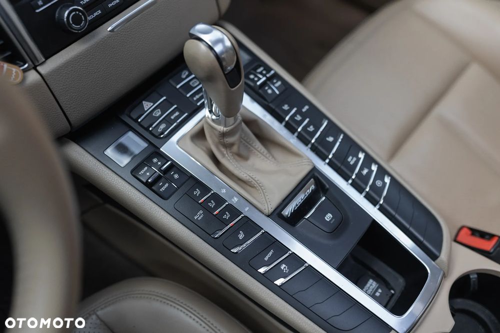 Porsche Macan Standard - 16