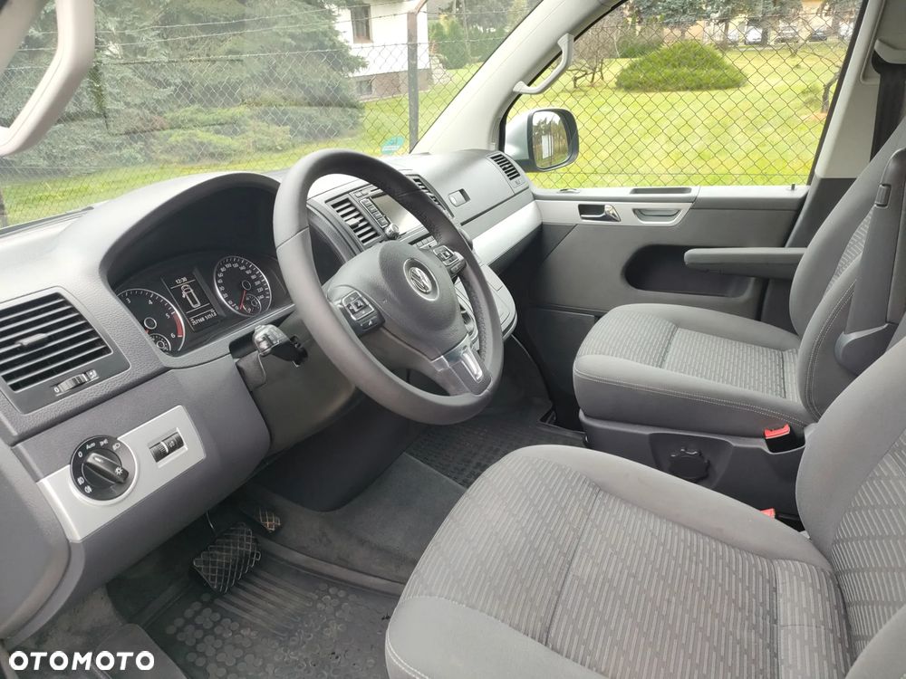 Volkswagen Multivan - 11