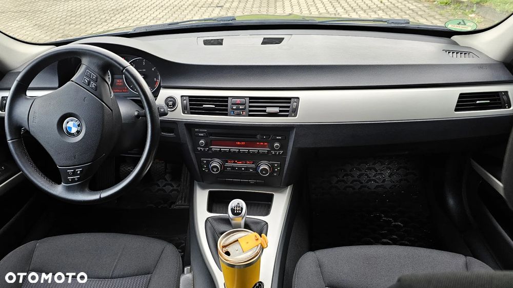 BMW Seria 3 320d Luxury Line - 15