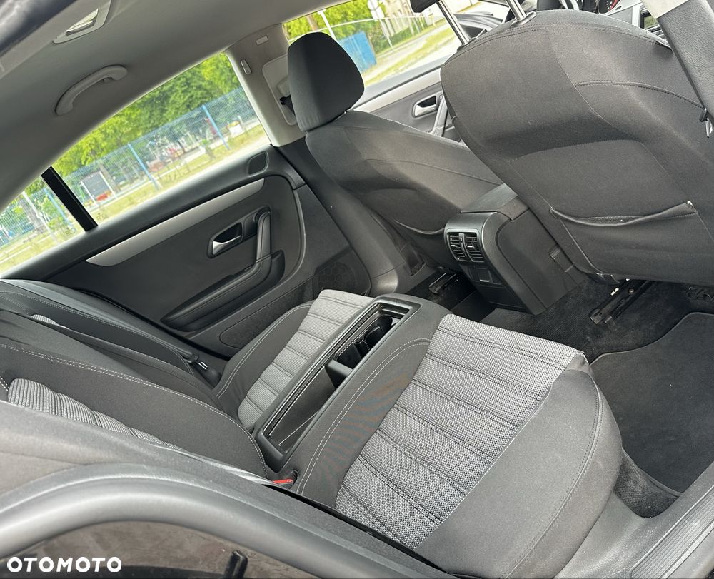 Volkswagen Passat CC - 8