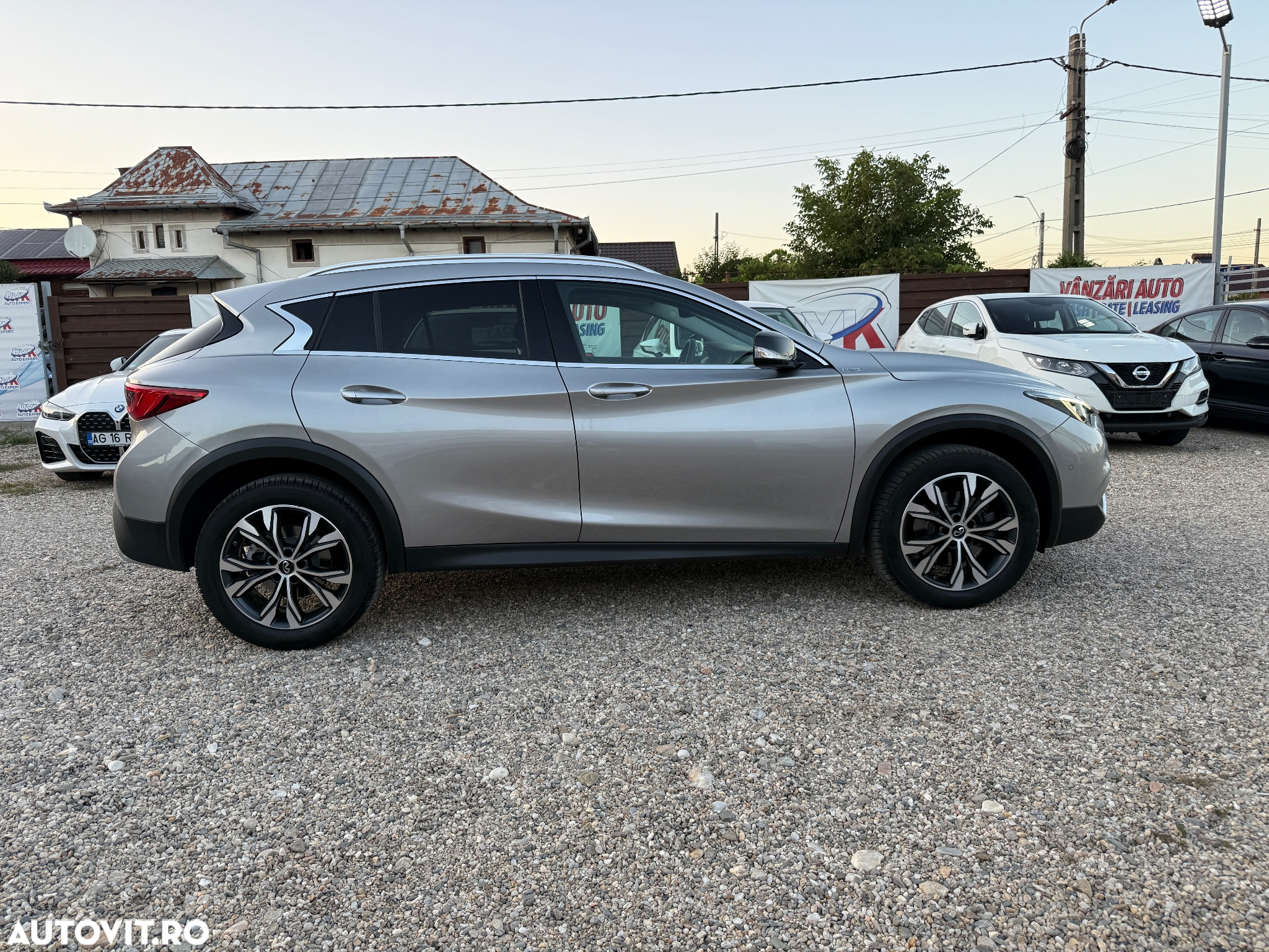 Infiniti QX30 2.2d DCT AWD Luxe Tech - 9