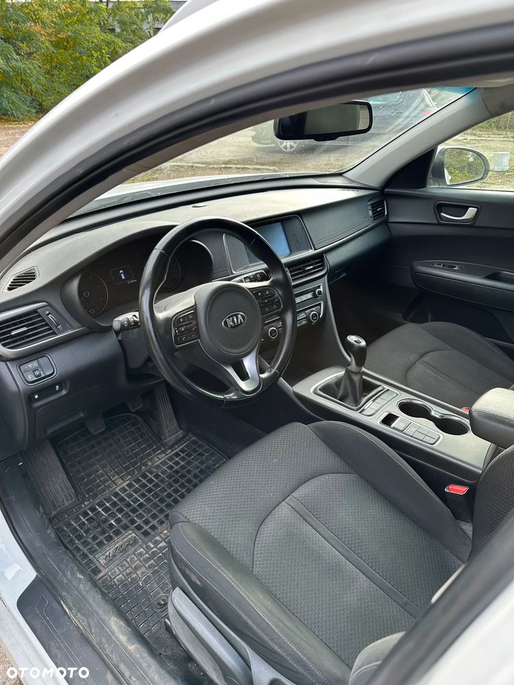 Kia Optima - 10