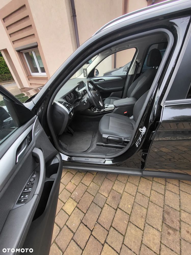 BMW X3 xDrive20d Advantage - 8