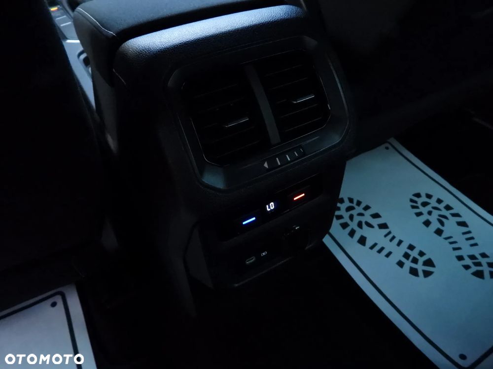 Volkswagen Tiguan - 29