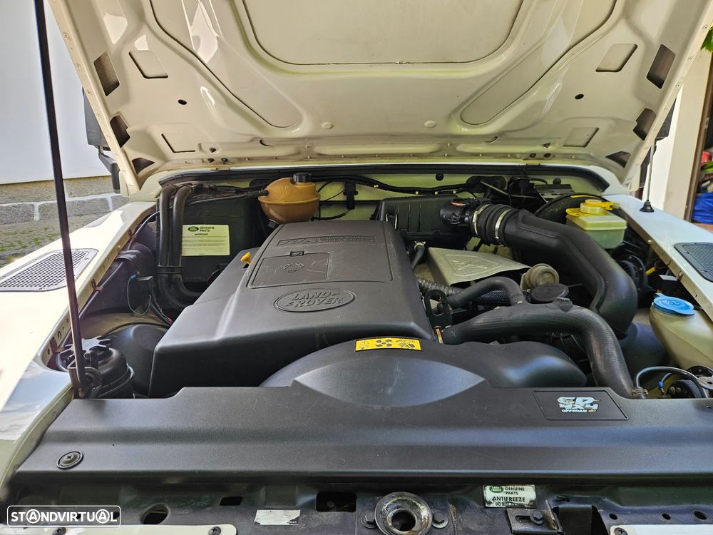 Land Rover Defender 90 2.5 TD5 Metal Top - 7