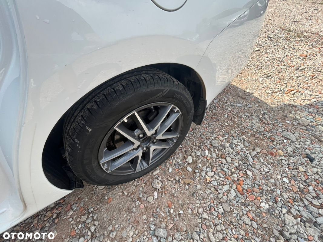 Toyota Auris 1.6 Premium + - 9