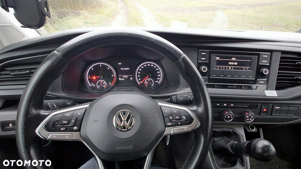 Volkswagen Transporter - 4