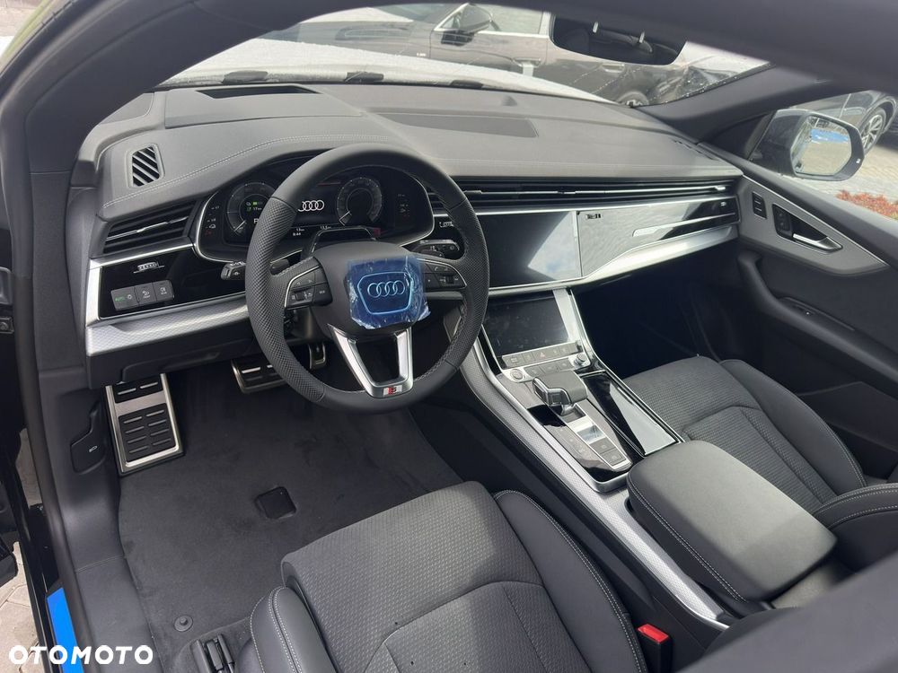 Audi Q8 - 10