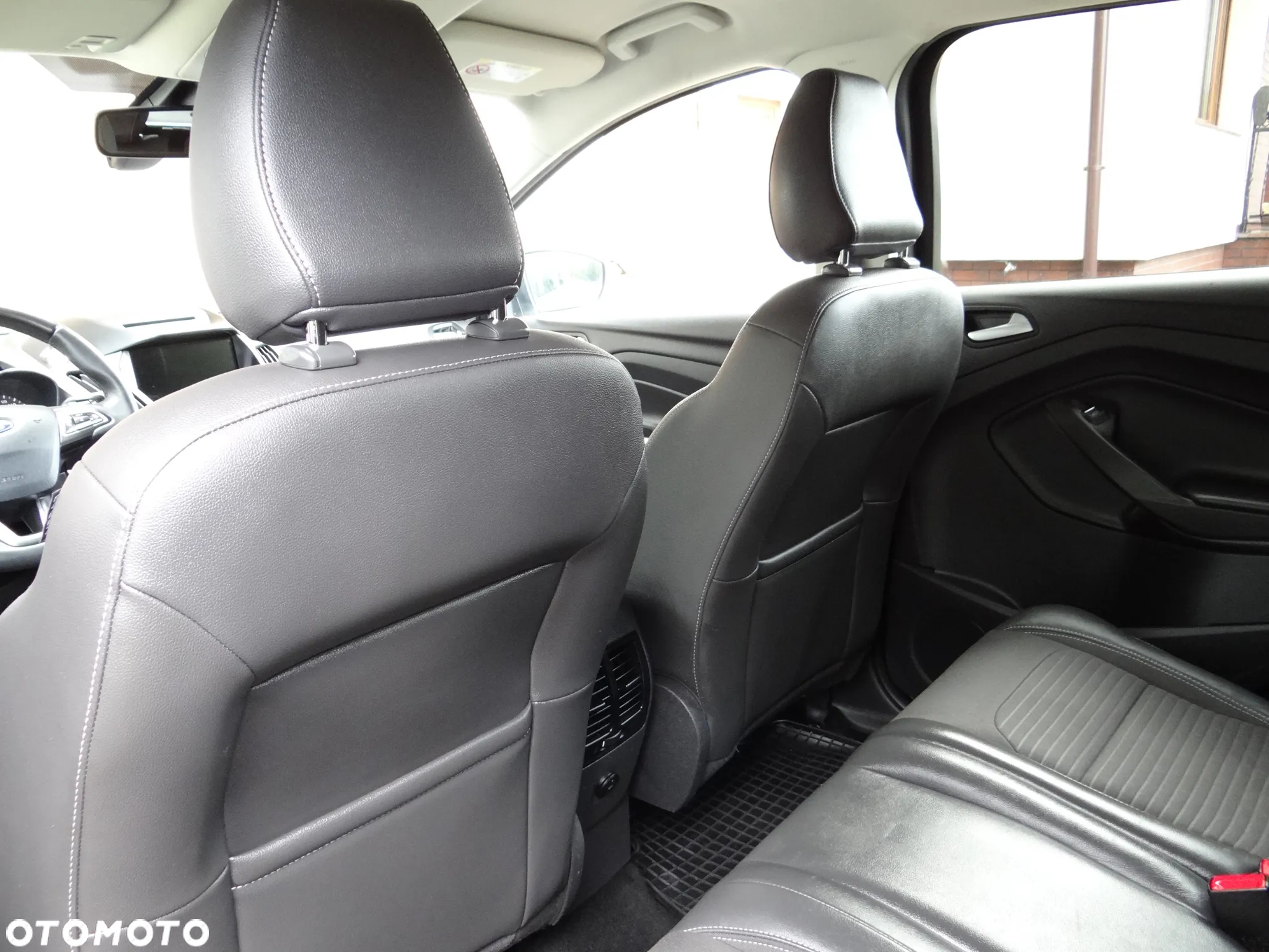 Ford Kuga 1.5 EcoBoost 2x4 Titanium - 12