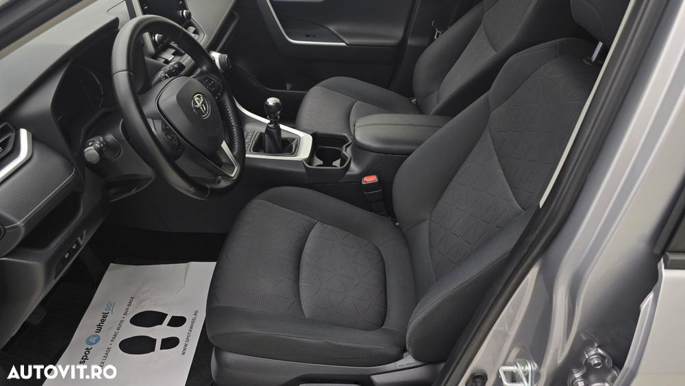 Toyota RAV4 2.0P 6MT AWD Dynamic - 12