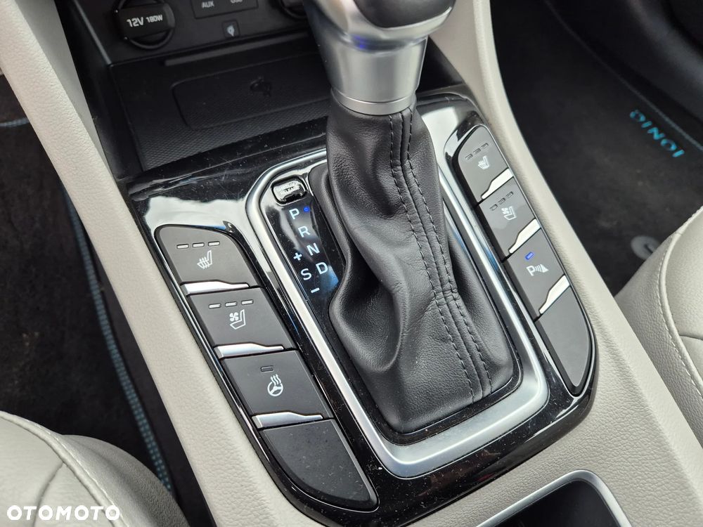 Hyundai IONIQ hybrid Premium - 36