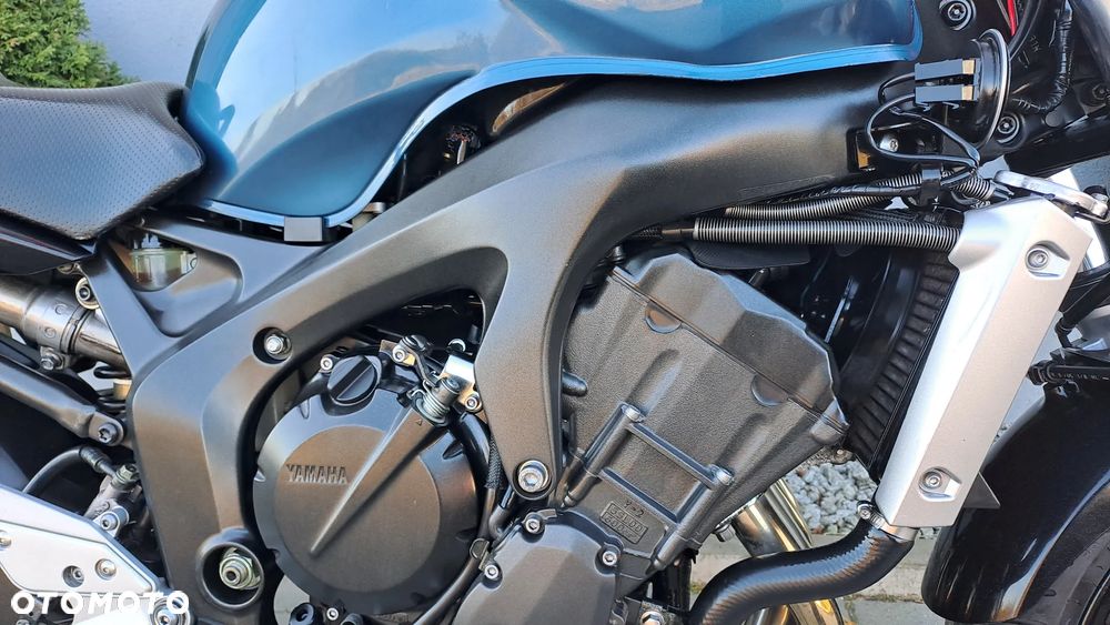 Yamaha FZ - 15