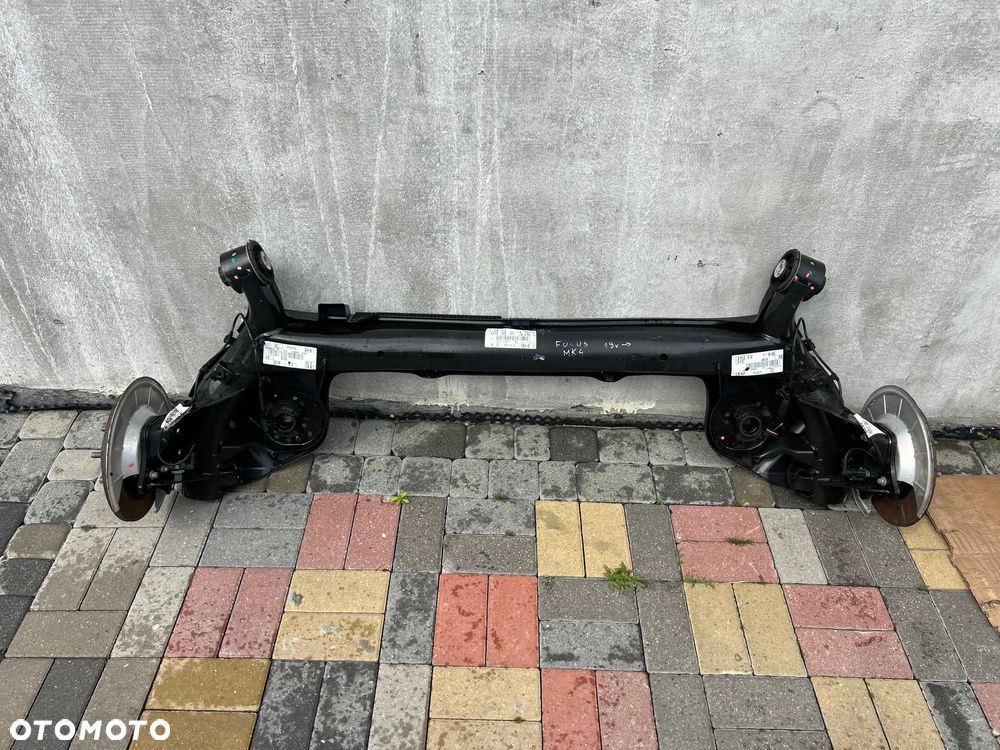 OŚ BELKA TYŁ TYLNA ZAWIESZENIE FORD FOCUS MK4 HTB HATCHBACK ORYGINAŁ SUPER STAN Z AUTA Z 2019 ROKU - 1