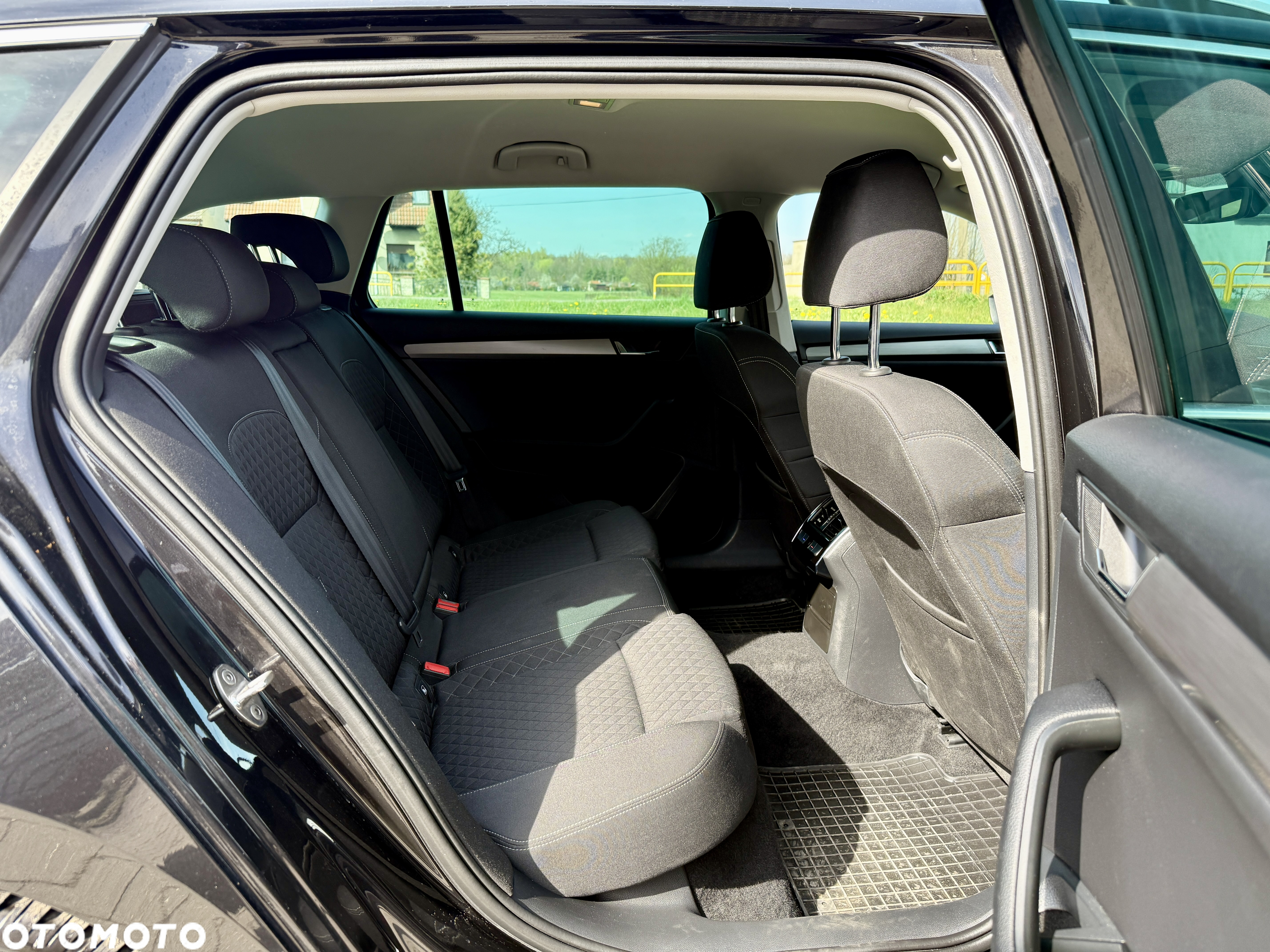 Skoda Superb Combi 1.6 TDI DSG Ambition - 16