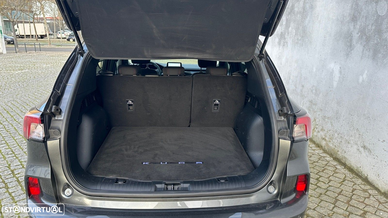 Ford Kuga 1.5 TDCi EcoBlue ST-Line - 10