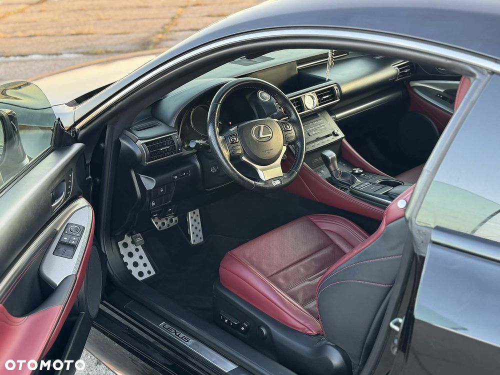 Lexus RC - 10
