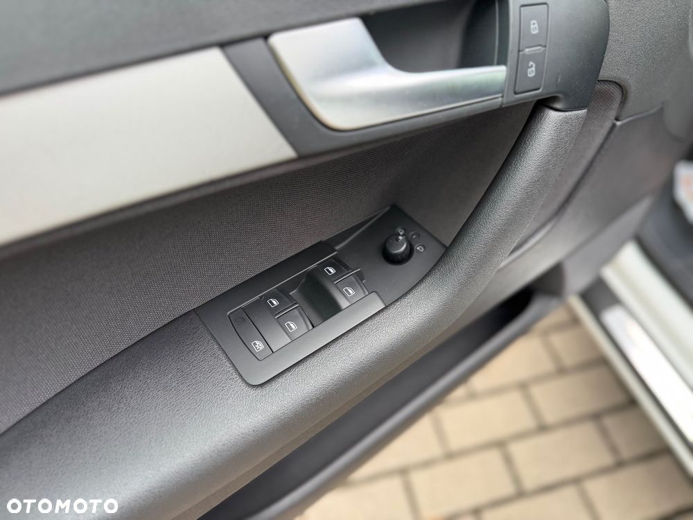 Audi A3 Sportback 2.0 TDI DPF quattro Attraction - 25