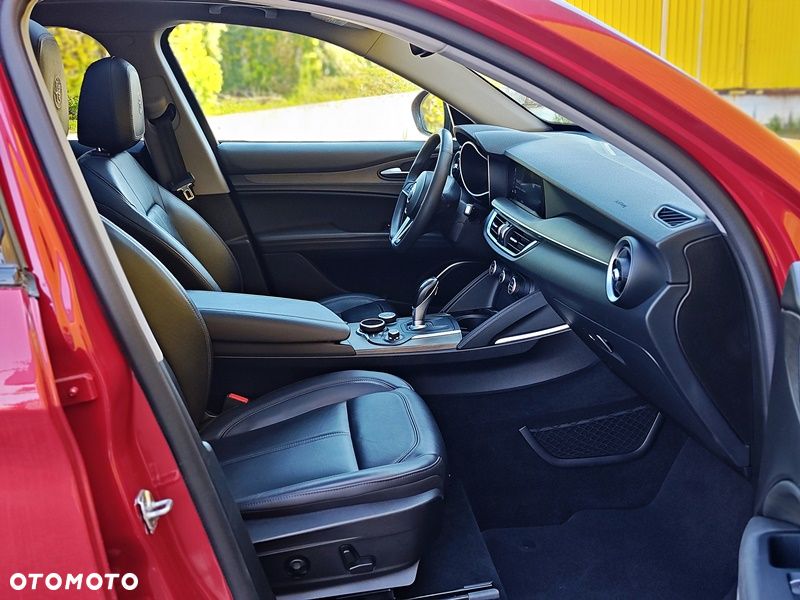 Alfa Romeo Stelvio 2.0 Turbo 16V AT8-Q4 Veloce Ti - 19