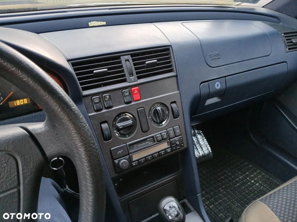 Mercedes-Benz Klasa C 200 Classic - 3