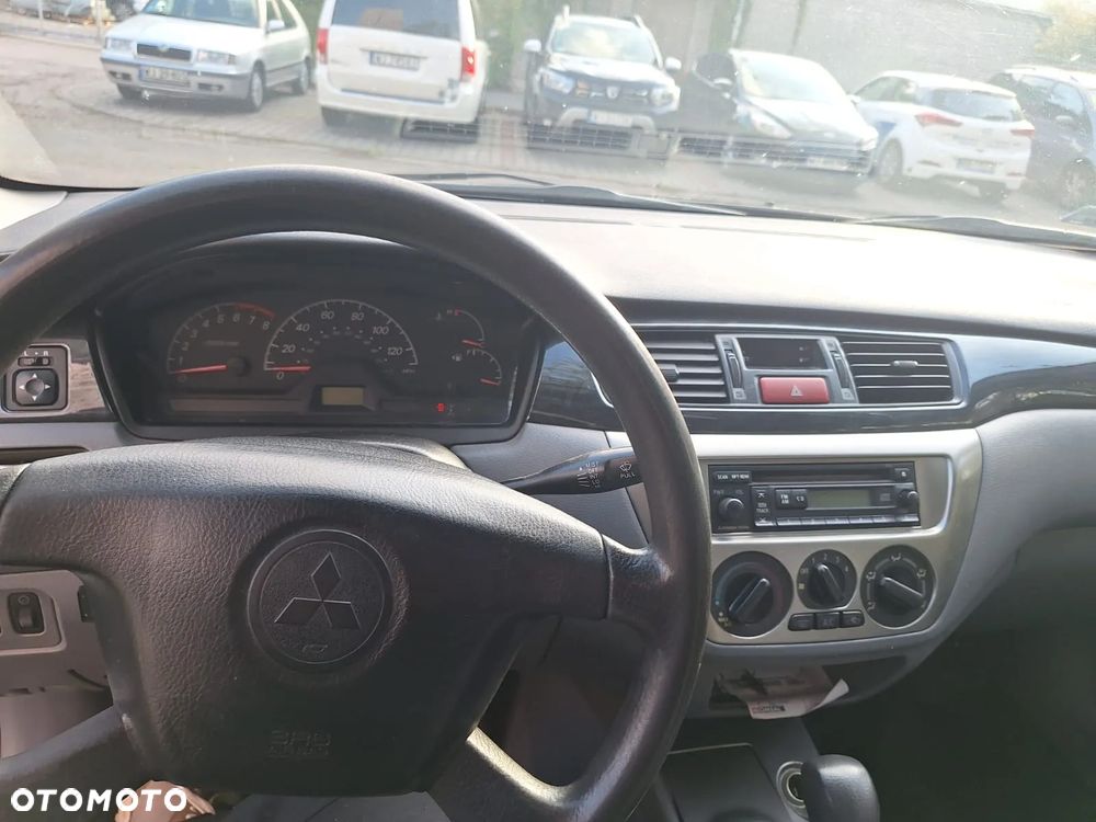 Mitsubishi Lancer - 8