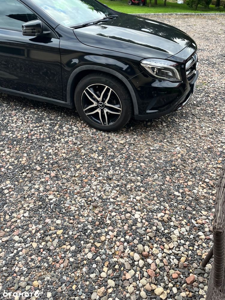 Mercedes-Benz GLA 200 d 7G-DCT - 3
