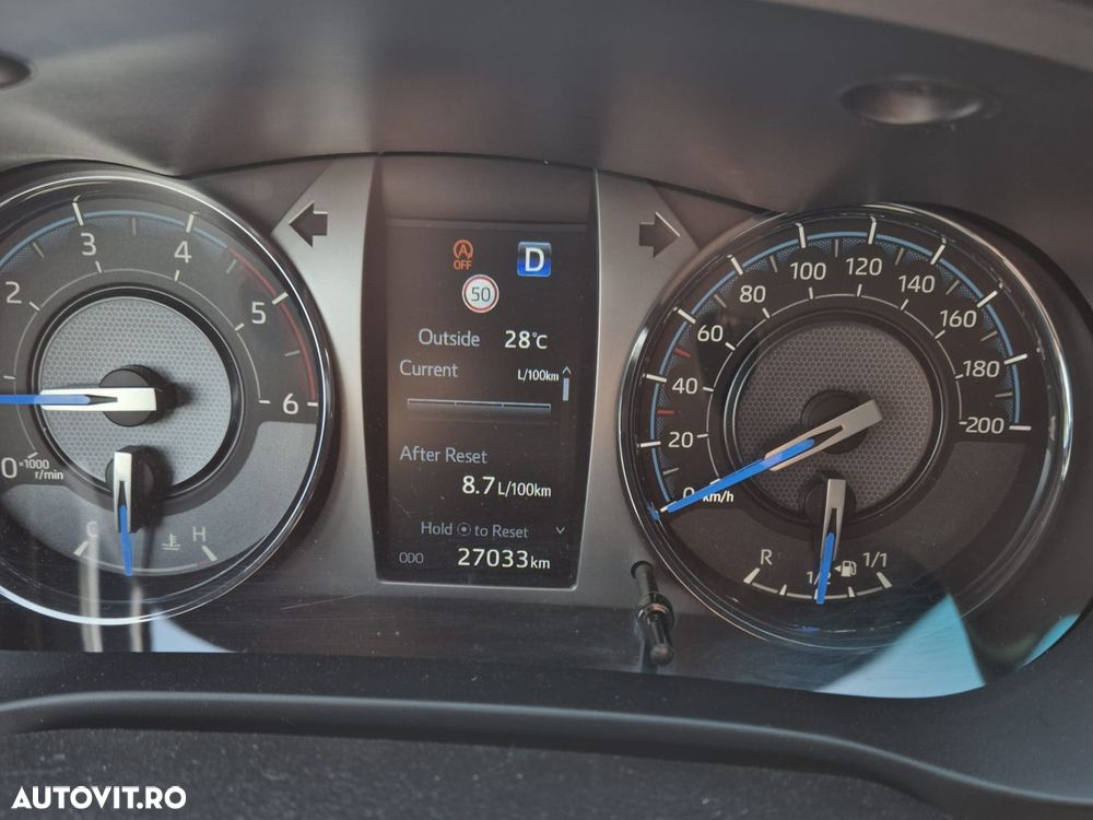 Toyota Hilux 2.8D 204CP 4x4 Double Cab AT Invincible - 17