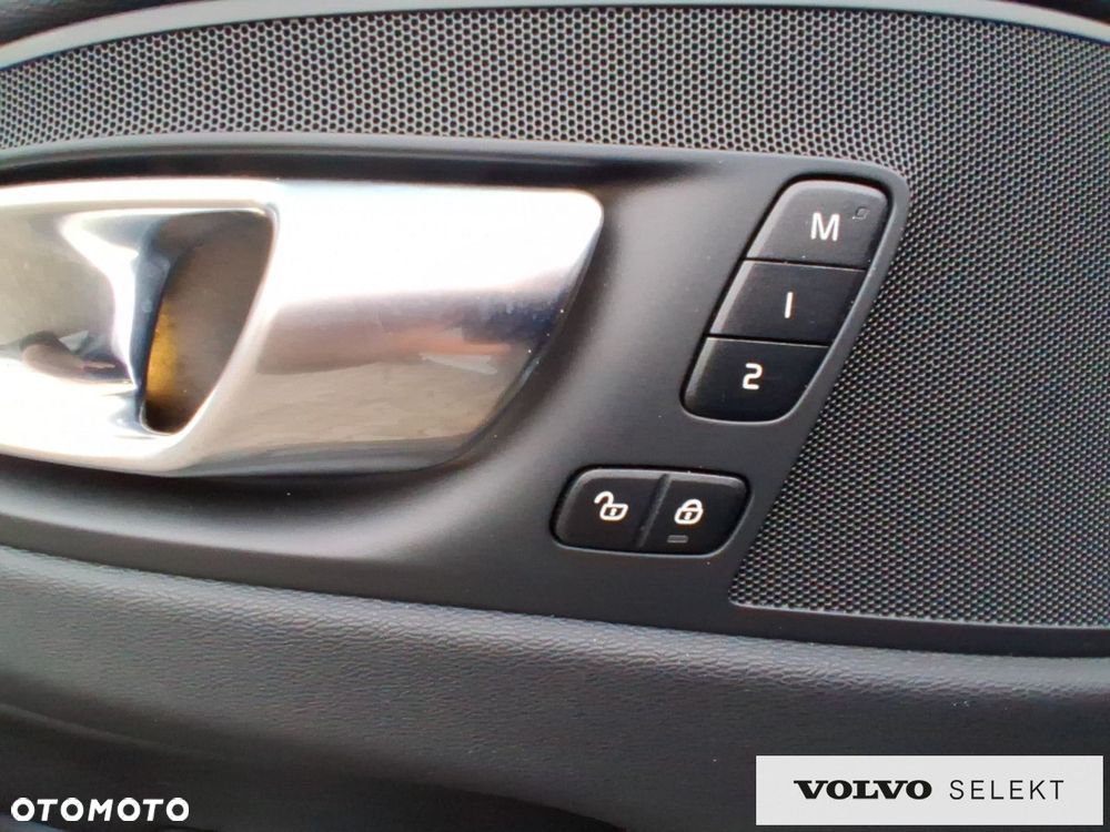 Volvo XC 60 - 22