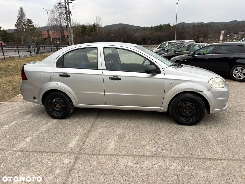 Chevrolet Aveo 1.2 16V Base - 2
