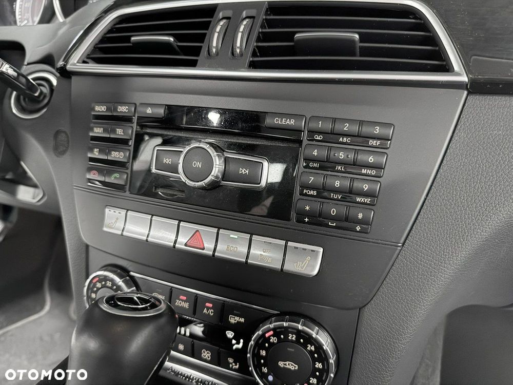 Mercedes-Benz Klasa C 200 CDI DPF (BlueEFFICIENCY) 7G-TRONIC Avantgarde - 18