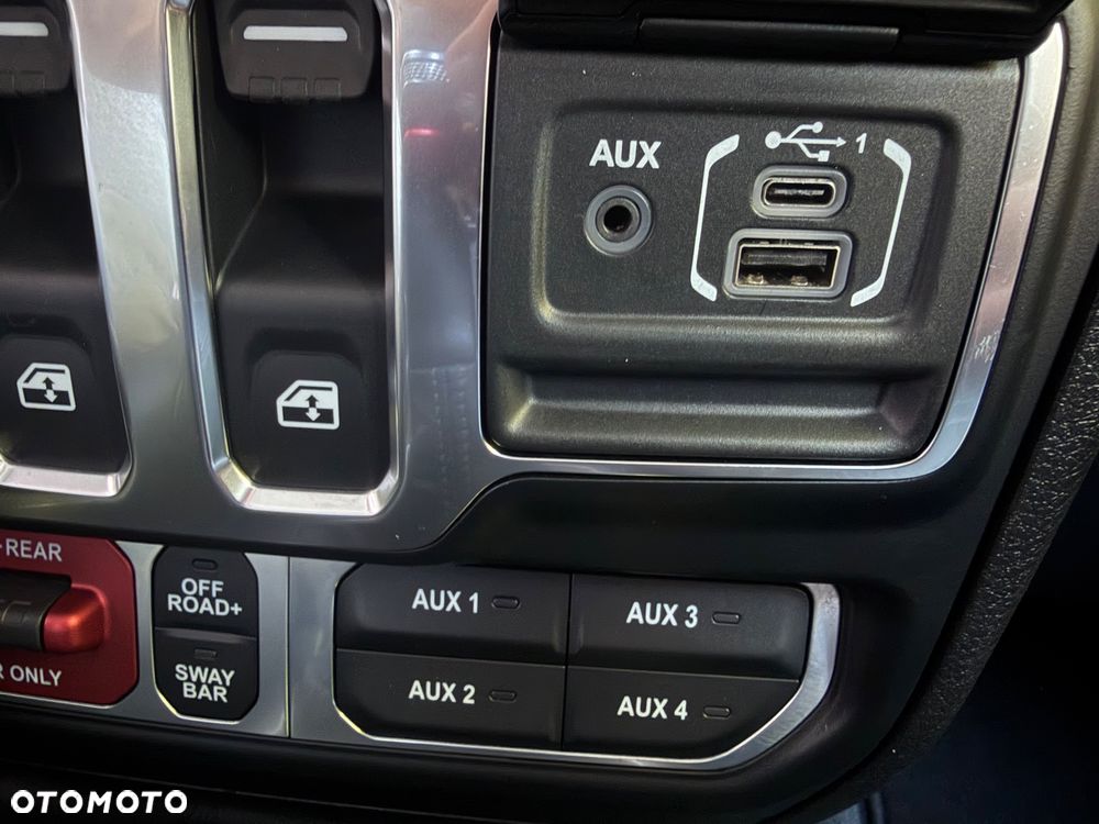 Jeep Wrangler - 26