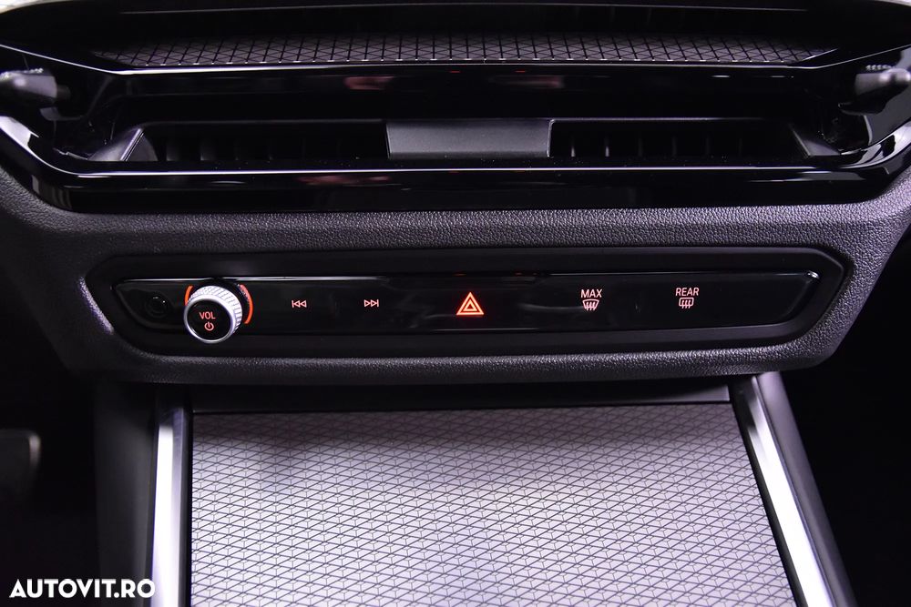 BMW Seria 3 330i Touring xDrive Aut. - 18