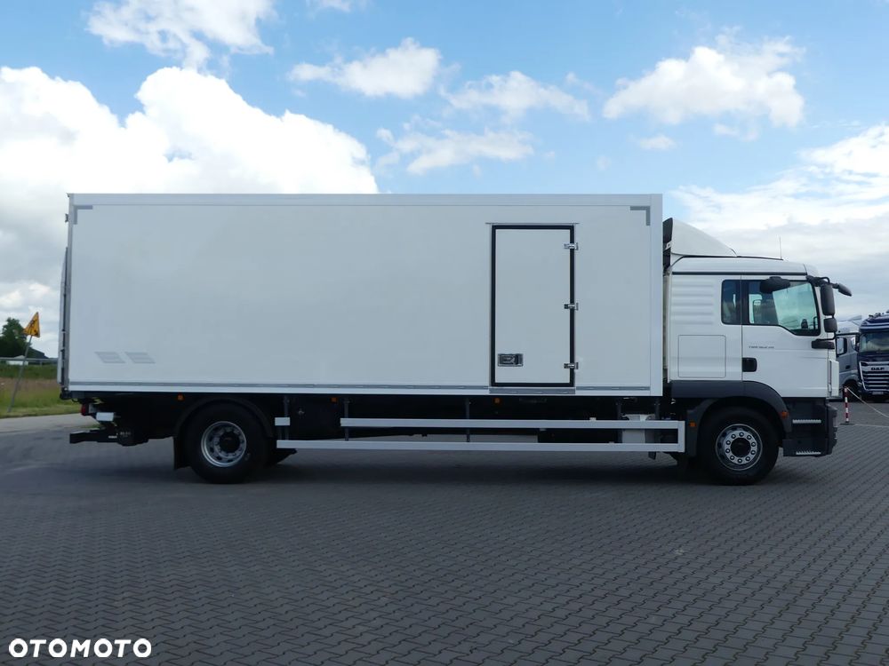 MAN TGM 18.250 / CHŁODNIA + WINDA / KABINA SYPIALNA / EURO 6 / - 11