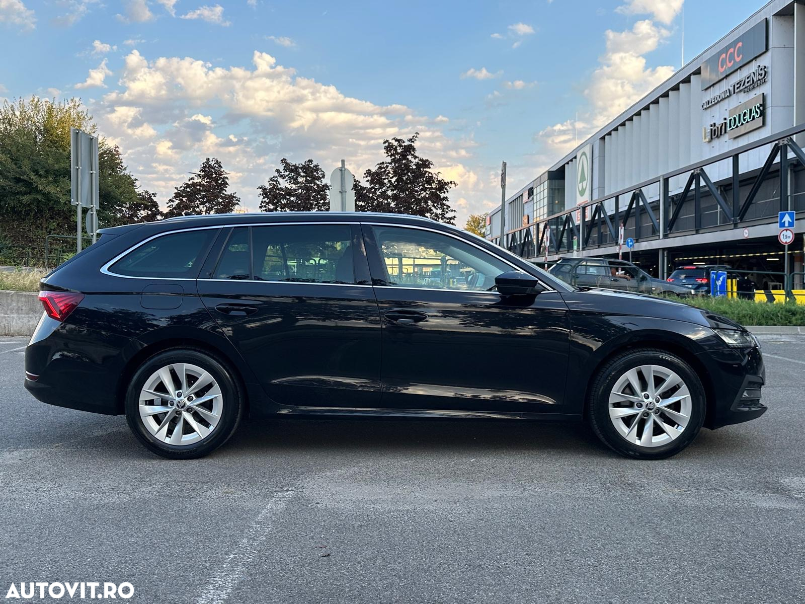 Skoda Octavia Combi 2.0 TDI DSG First Edition - 5