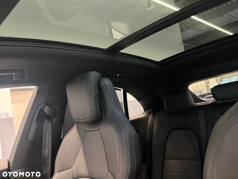 Porsche Macan - 25