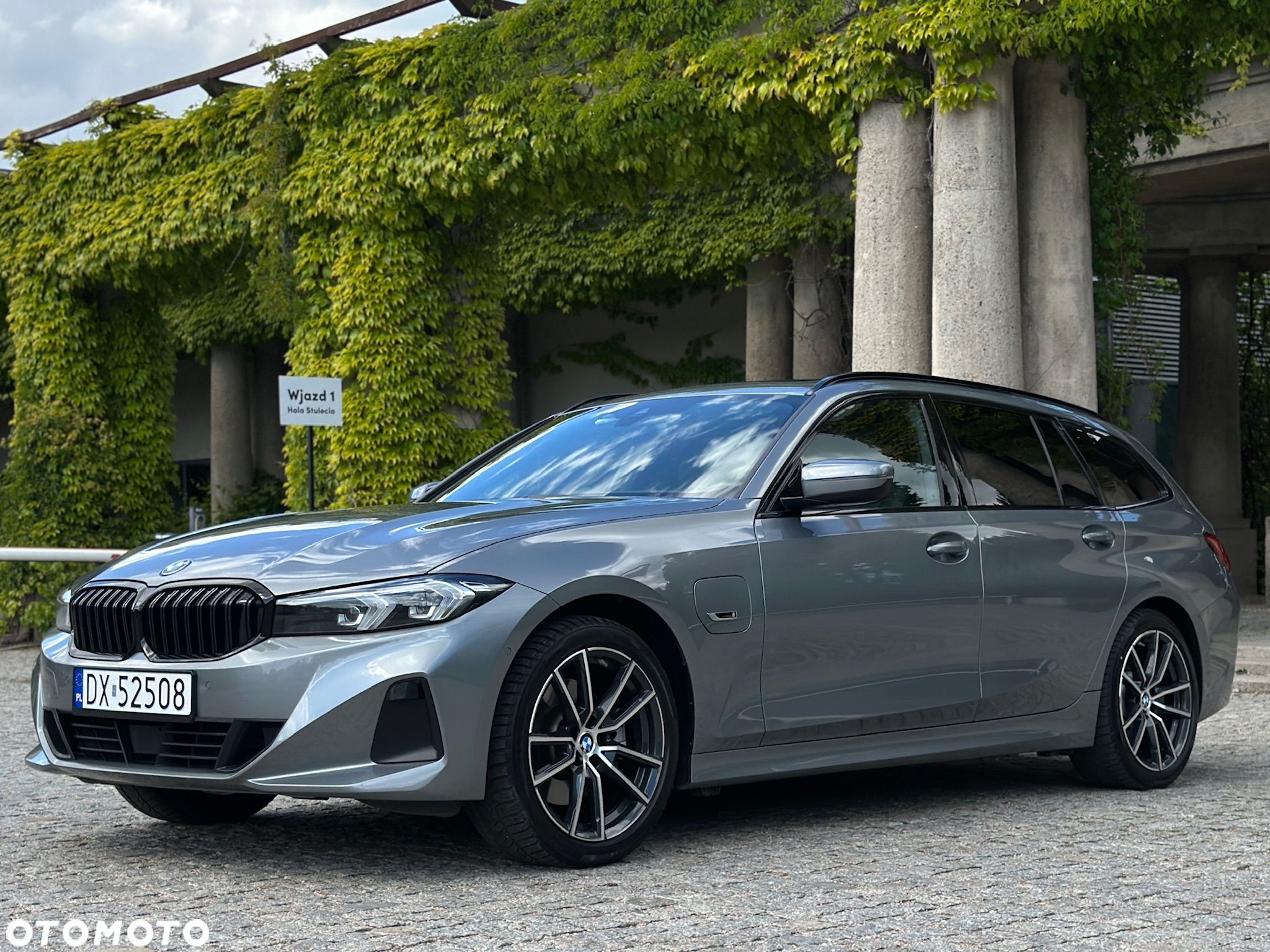 BMW Seria 3 330i Sport - 1