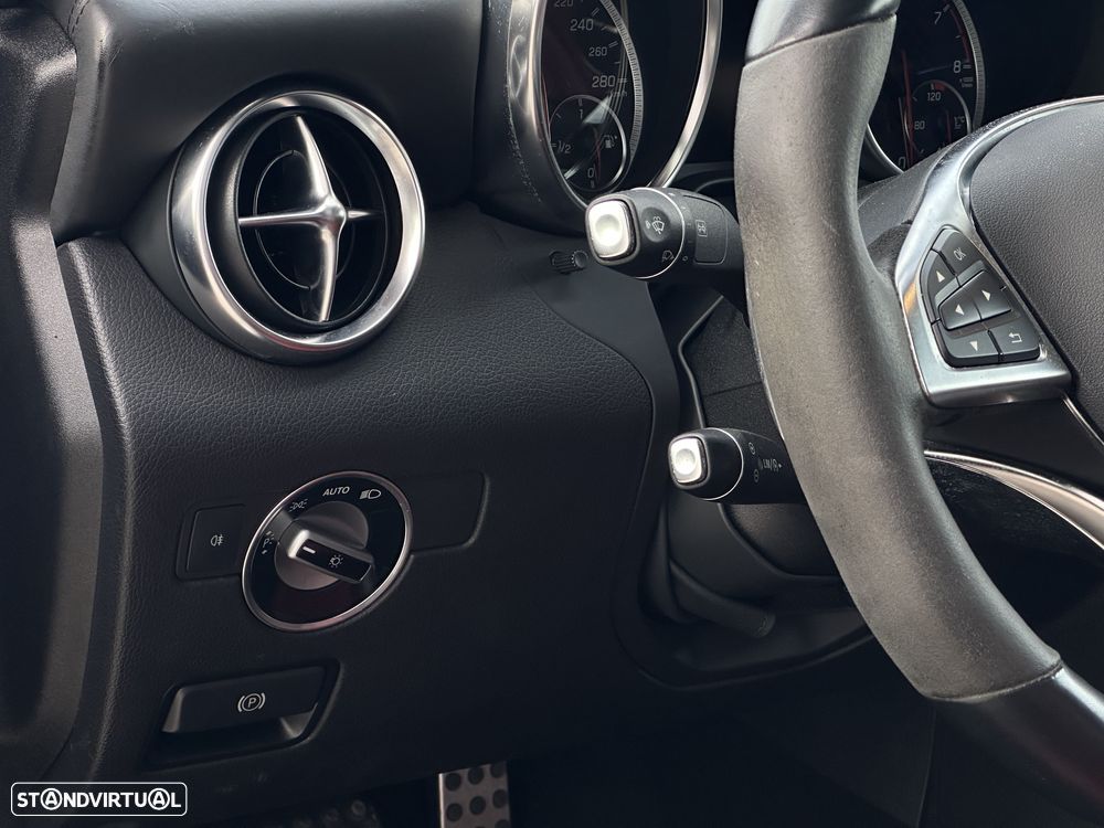 Mercedes-Benz SLC 43 AMG 9G-TRONIC RedArt Edition - 22