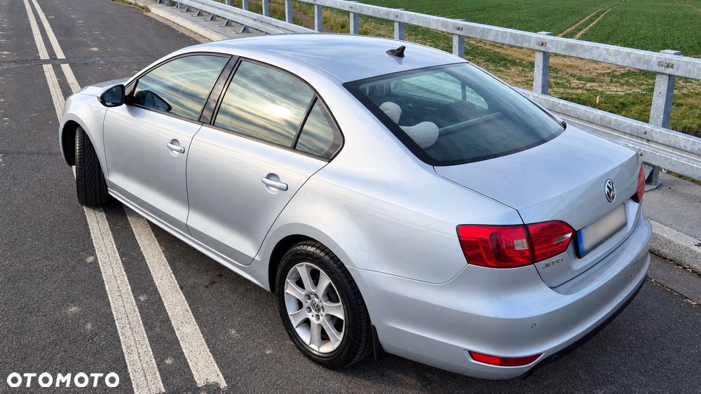 Volkswagen Jetta 1.6 TDI DPF Comfortline DSG - 5