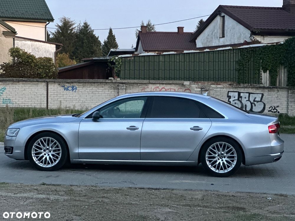 Audi A8 - 8