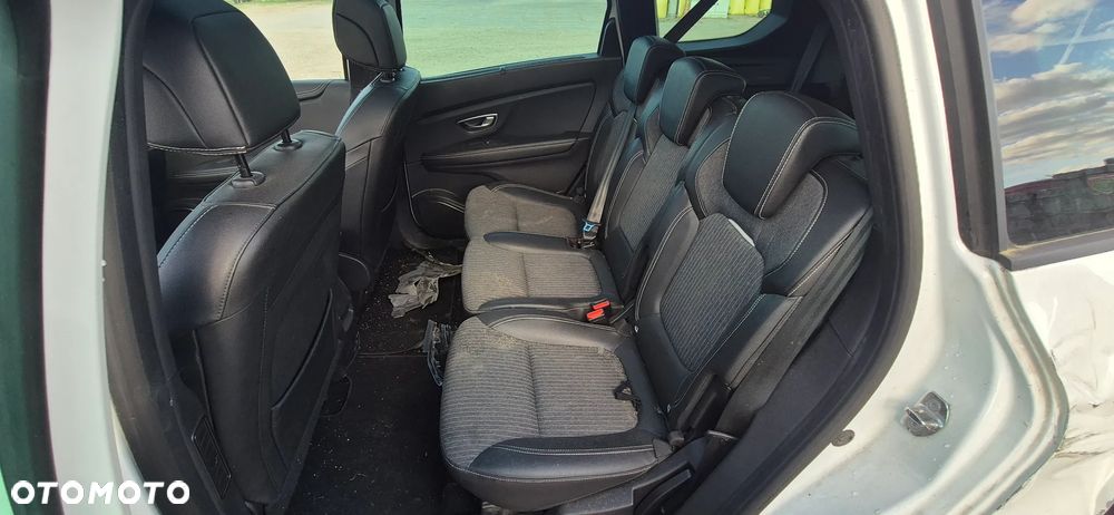 Renault Grand Scenic - 25