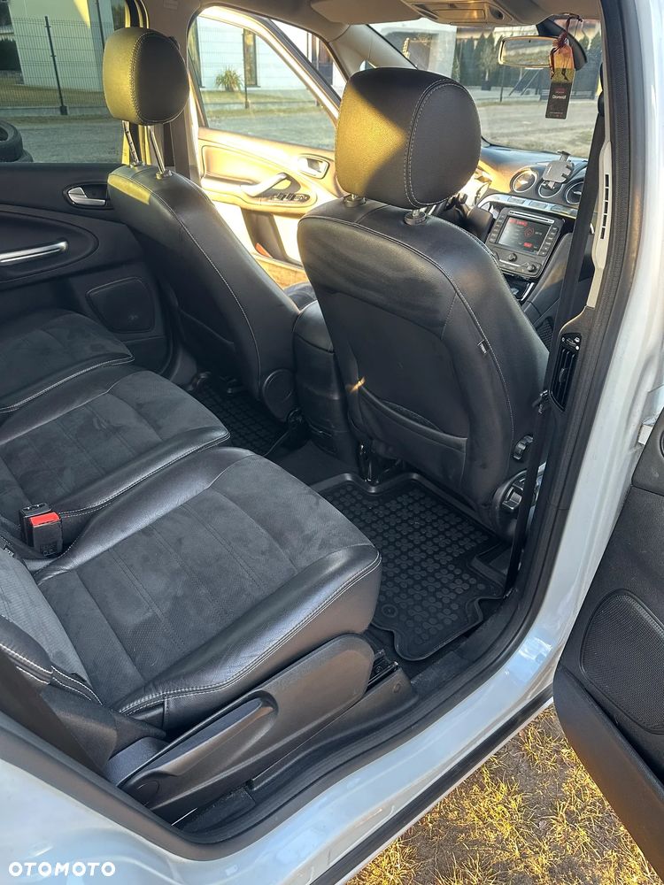 Ford S-Max - 16