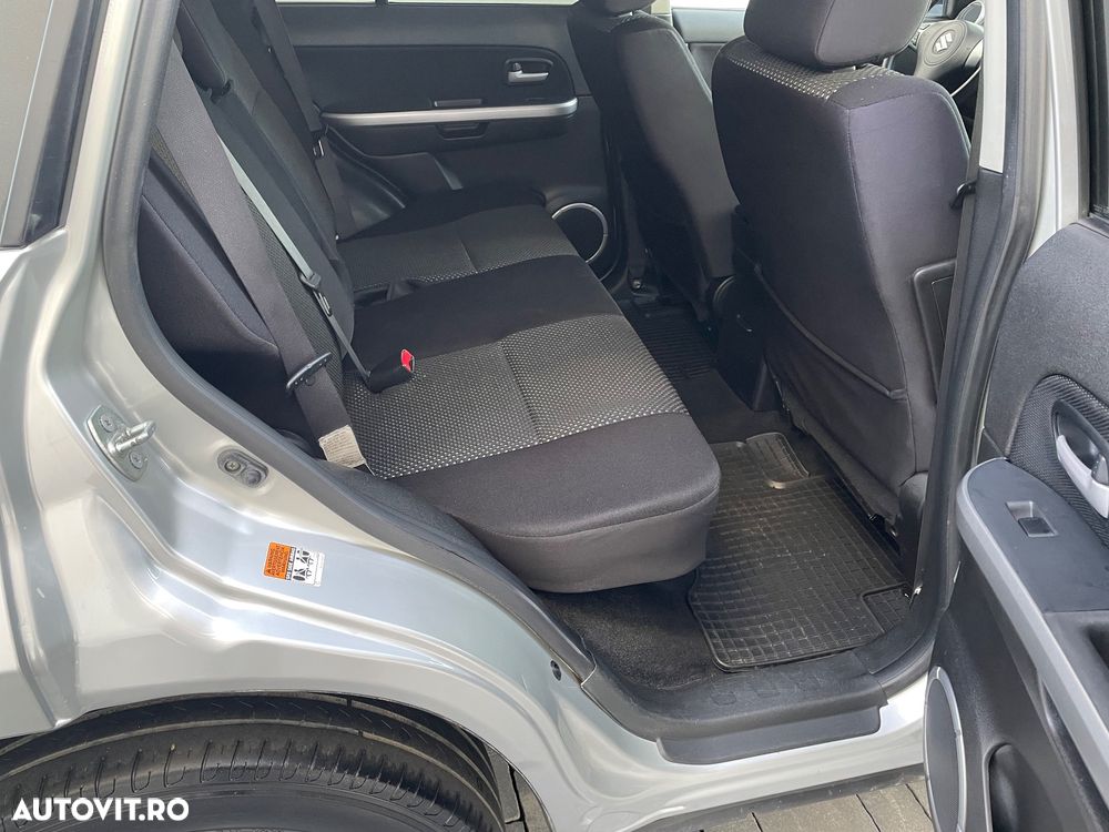 Suzuki Grand Vitara 1.9 DDiS Comfort DPF - 8