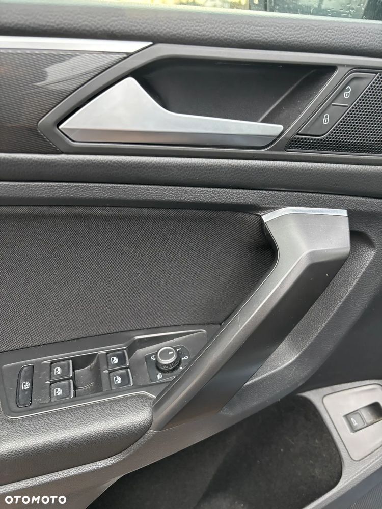 Volkswagen Tiguan Allspace 2.0 TDI 4Mot R-Line DSG 7os - 11