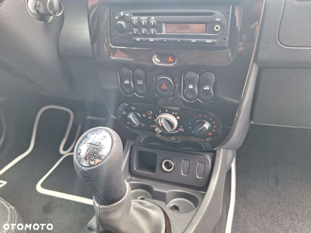 Dacia Duster 1.6 - 12