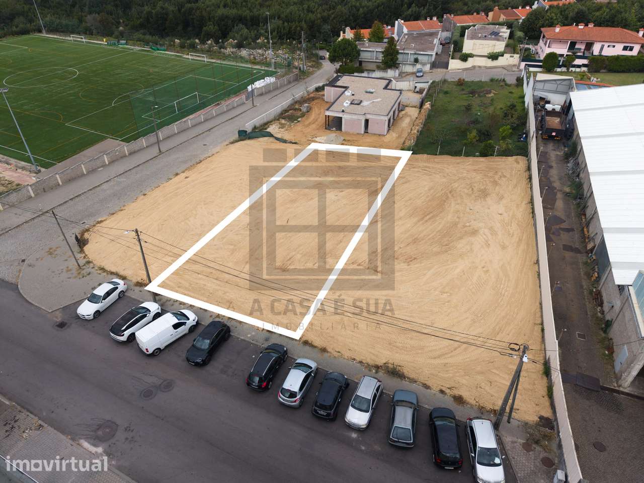 Lote para construção de moradia com 653 m2 em Paços de Brandão - Grande imagem: 2/21