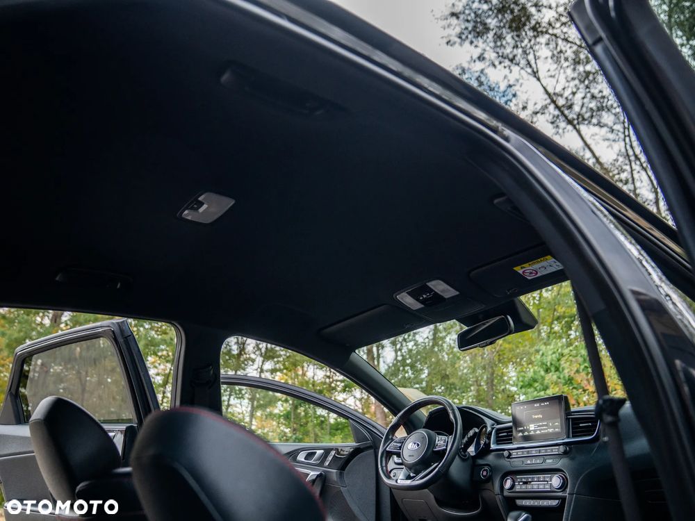 Kia ProCeed 1.6 T-GDI GT DCT - 33