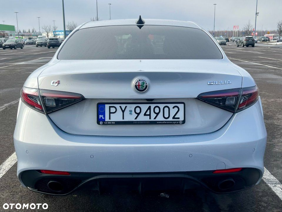 Alfa Romeo Giulia - 4