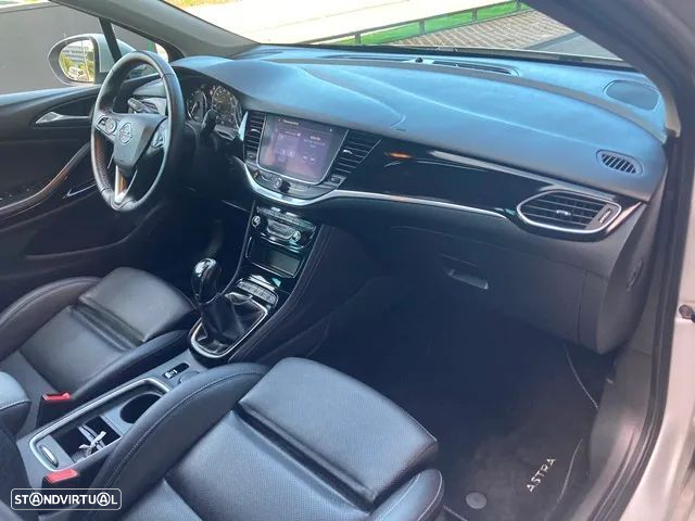 Opel Astra Sports Tourer - 29