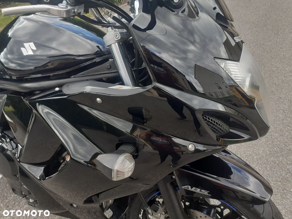 Suzuki GSX - 12